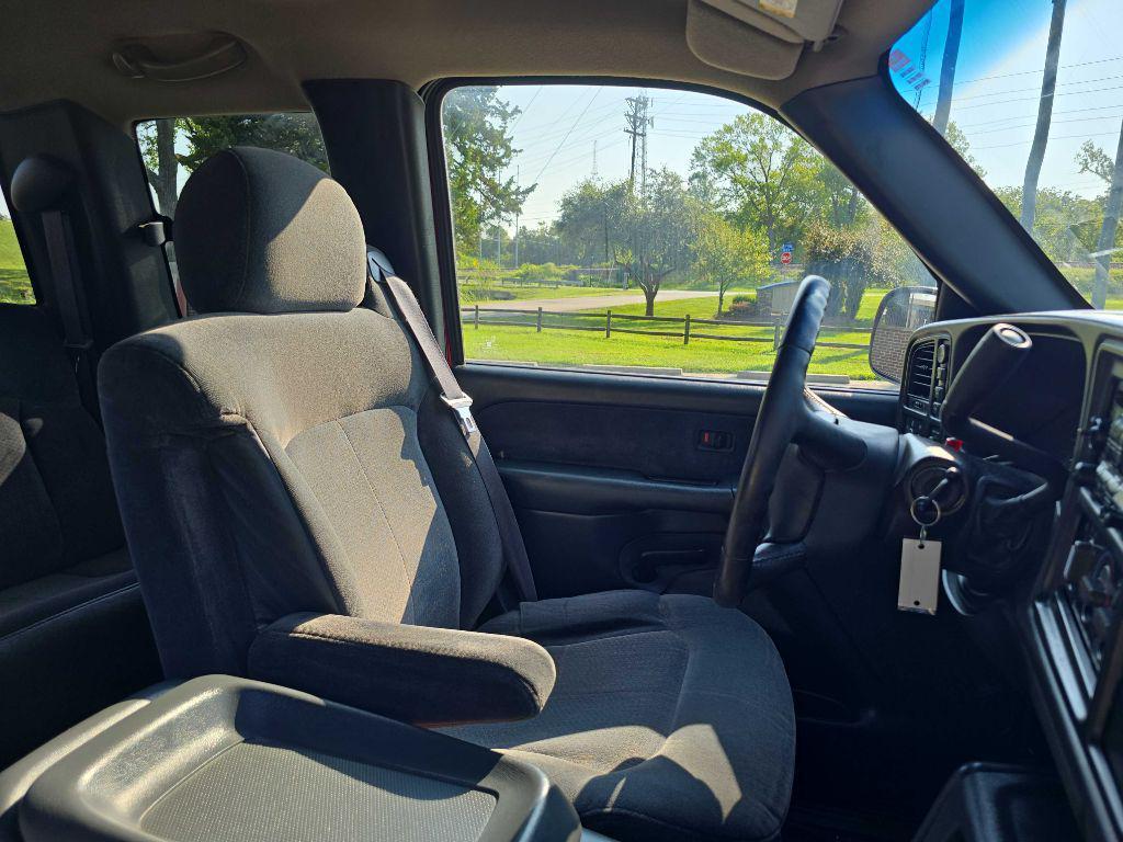 used 2000 Chevrolet Silverado 1500 car, priced at $9,999