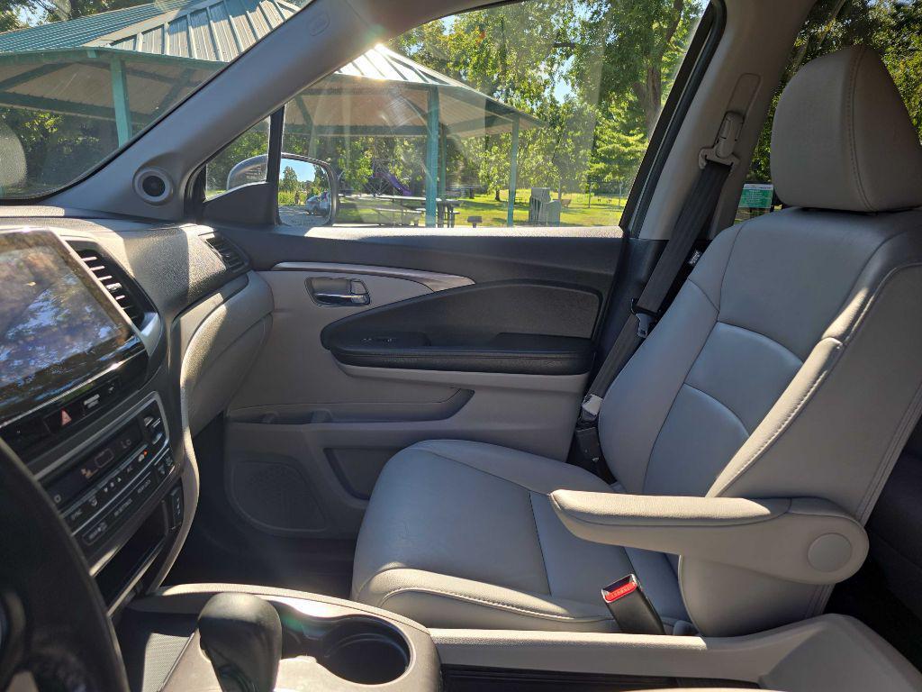 used 2016 Honda Pilot car, priced at $18,999