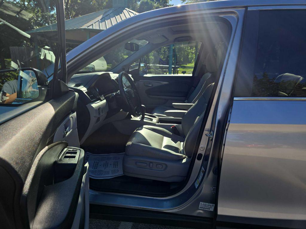 used 2016 Honda Pilot car, priced at $18,999
