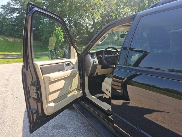 used 2017 Ford Expedition car, priced at $17,999