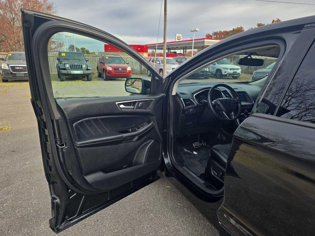 used 2015 Ford Edge car, priced at $15,999