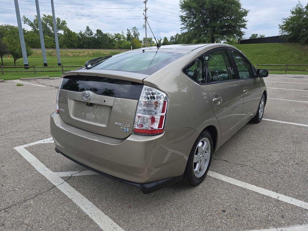 used 2007 Toyota Prius car, priced at $9,999