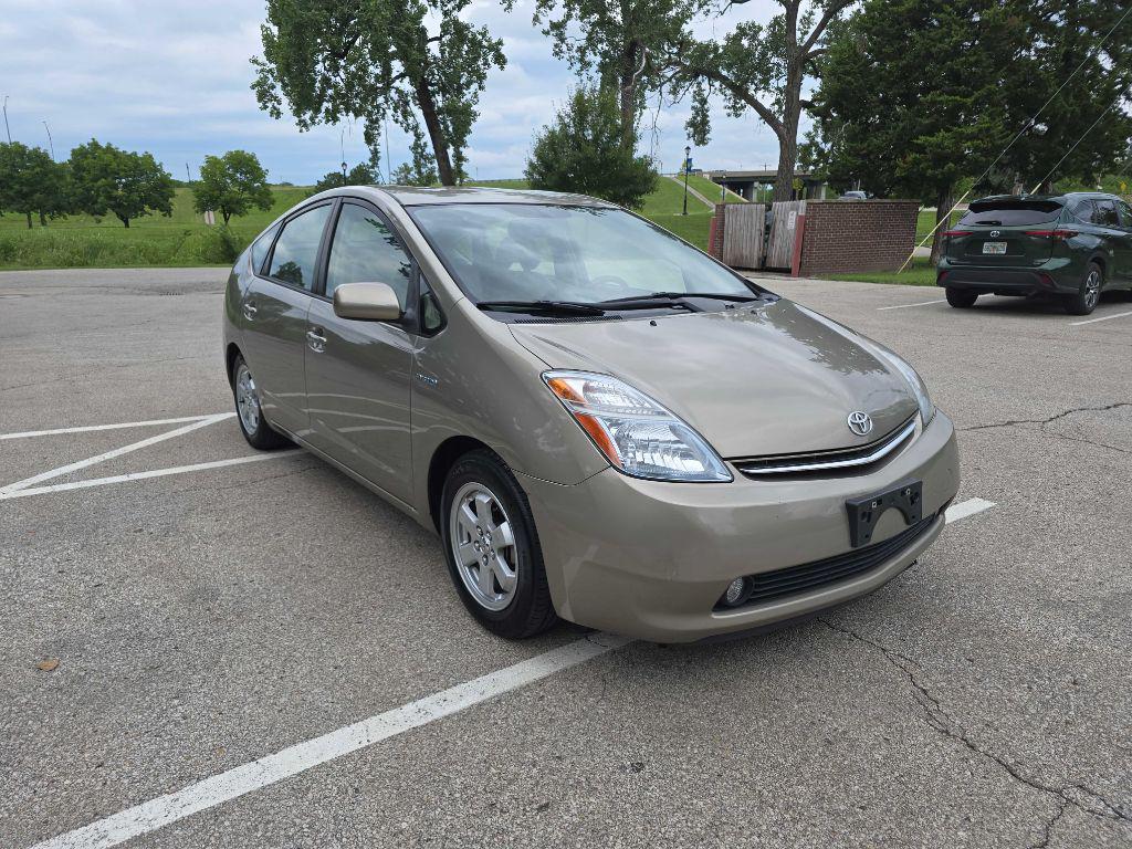 used 2007 Toyota Prius car, priced at $9,999