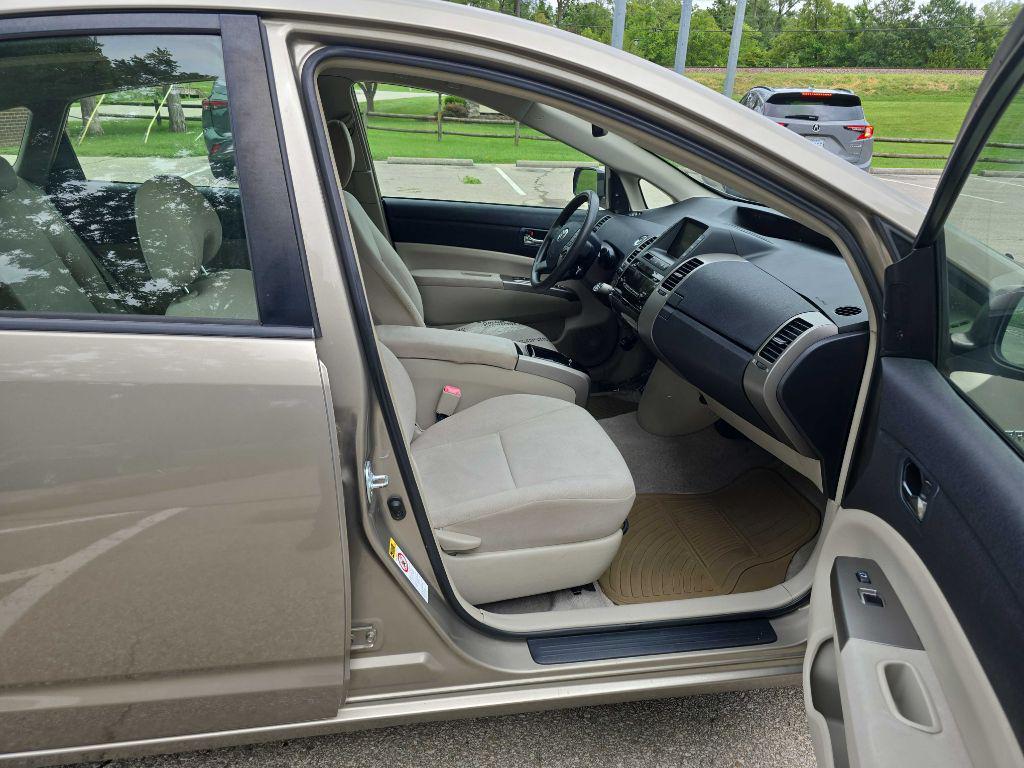 used 2007 Toyota Prius car, priced at $9,999