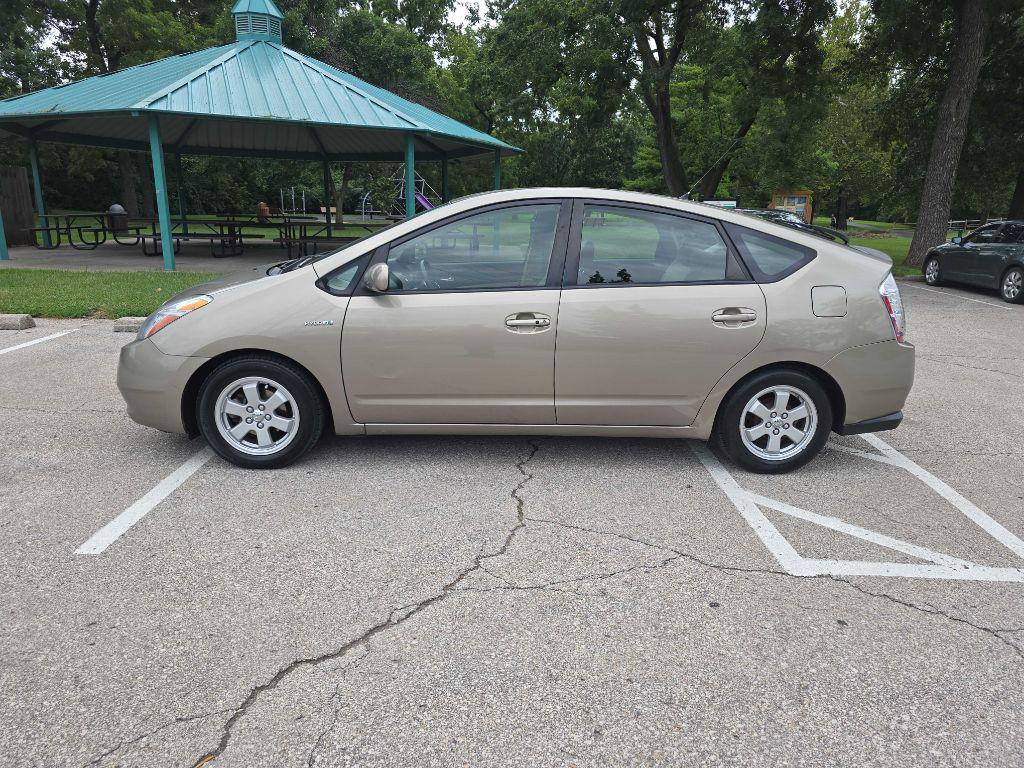 used 2007 Toyota Prius car, priced at $9,999