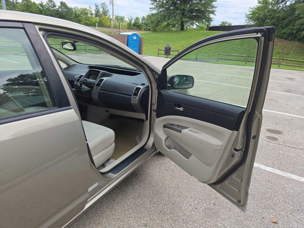 used 2007 Toyota Prius car, priced at $9,999