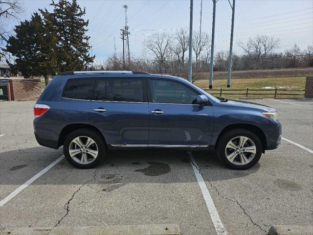 used 2013 Toyota Highlander car, priced at $14,999