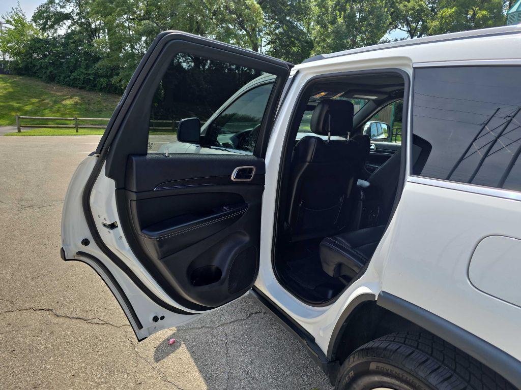 used 2015 Jeep Grand Cherokee car, priced at $15,499