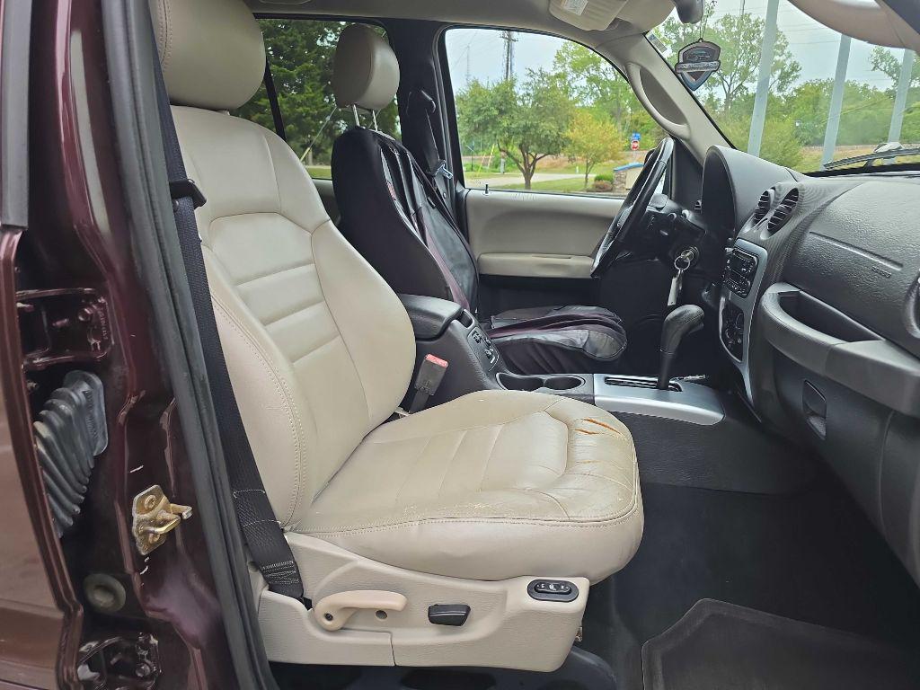 used 2004 Jeep Liberty car, priced at $2,550
