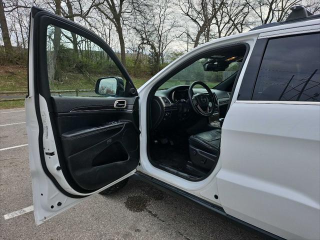 used 2015 Jeep Grand Cherokee car, priced at $17,999