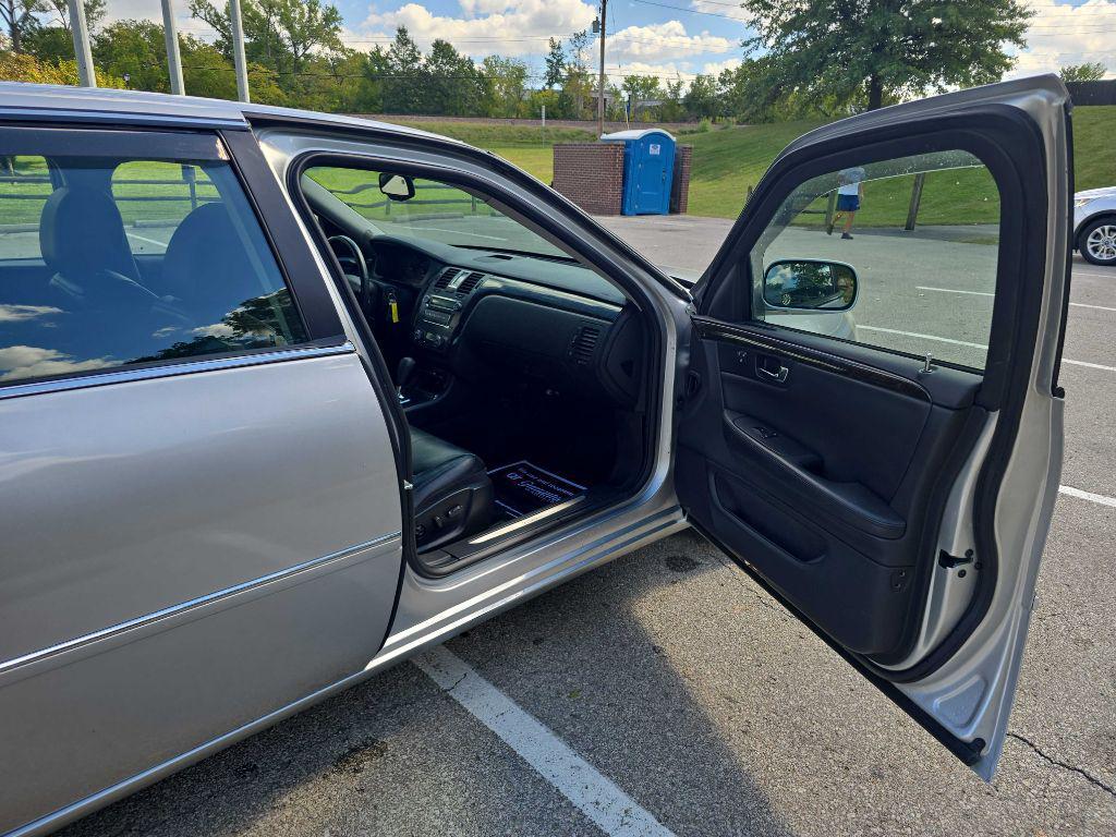 used 2009 Cadillac DTS car, priced at $10,950