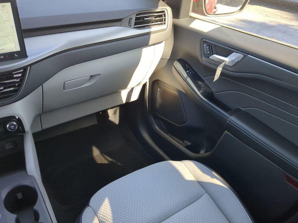 new 2025 Ford Escape PHEV car, priced at $30,928