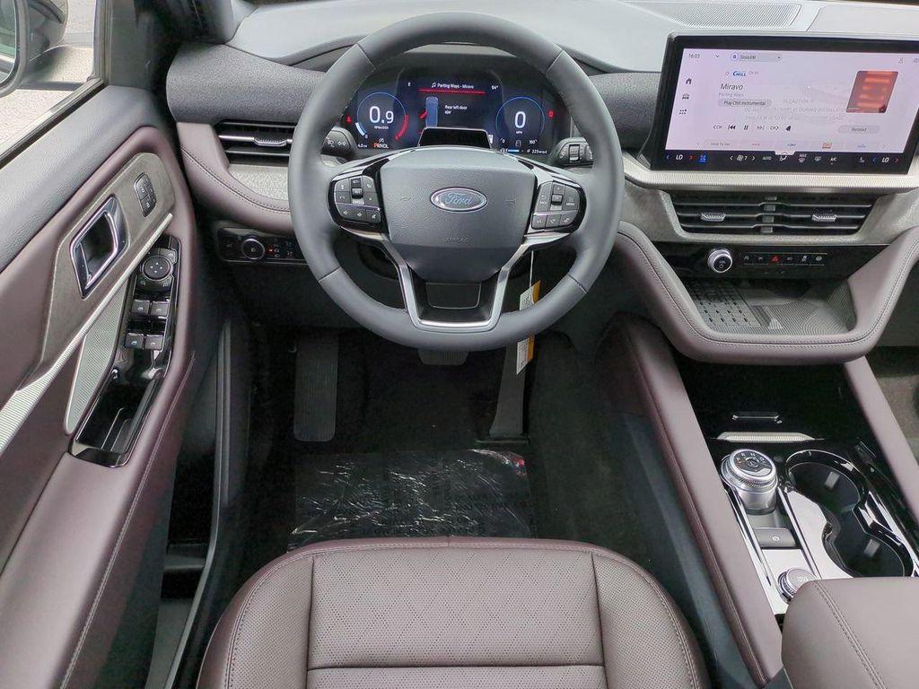 new 2025 Ford Explorer car, priced at $52,720