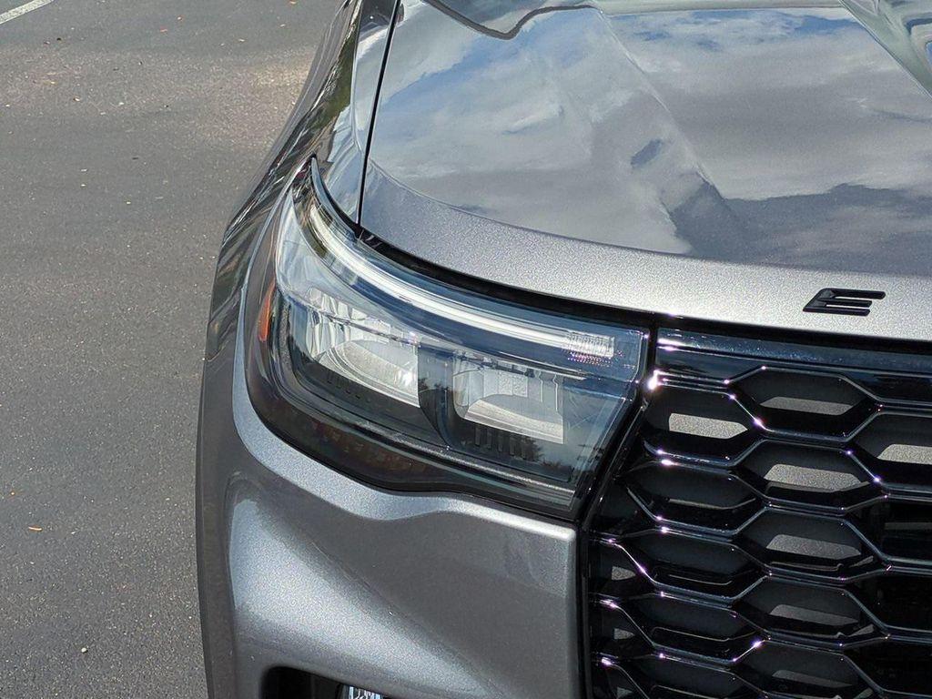new 2025 Ford Explorer car, priced at $58,237