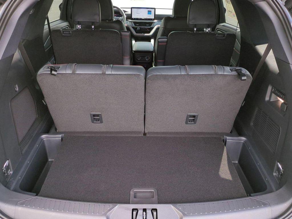 new 2025 Ford Explorer car, priced at $58,237
