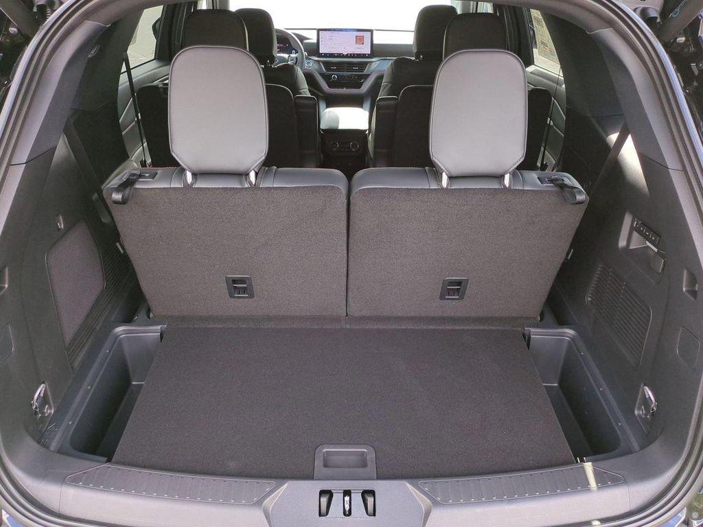 new 2025 Ford Explorer car, priced at $58,087