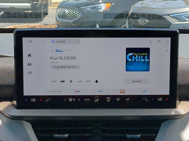 new 2025 Ford Explorer car, priced at $38,902