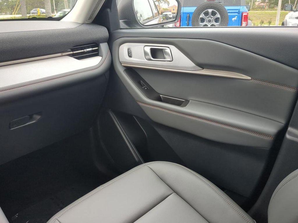 new 2025 Ford Explorer car, priced at $41,578