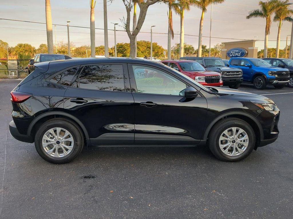 new 2025 Ford Escape car, priced at $25,729