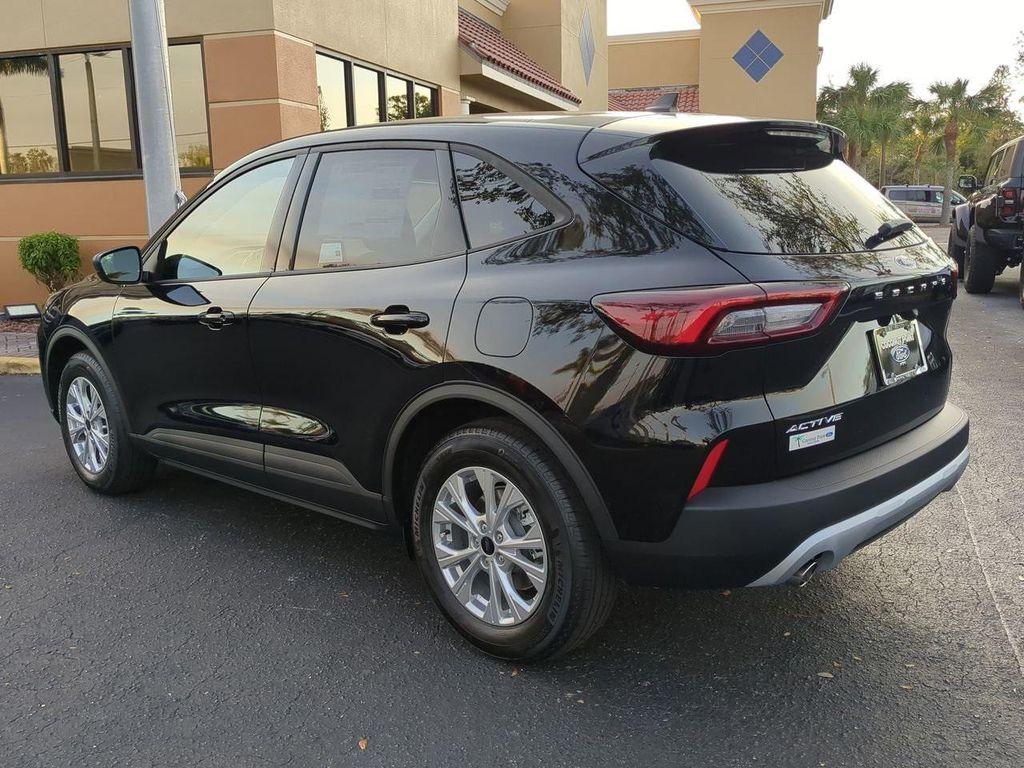 new 2025 Ford Escape car, priced at $25,729