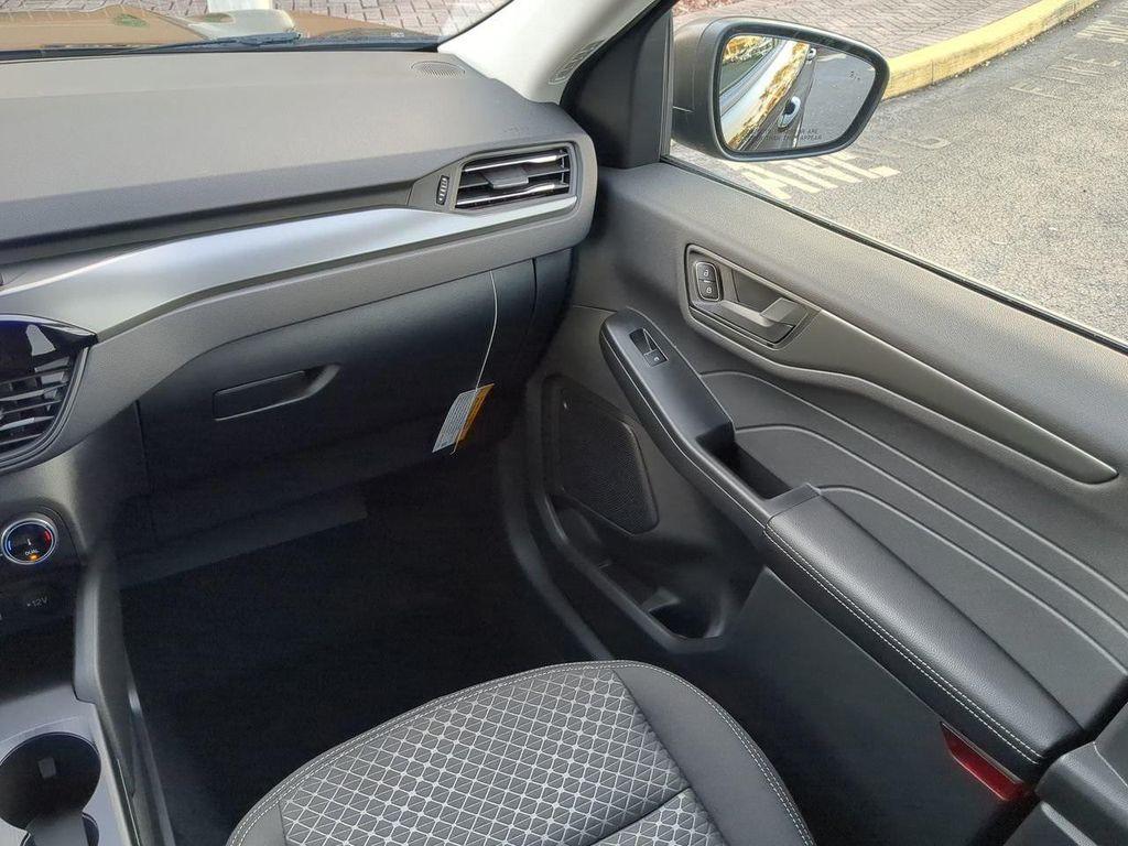 new 2025 Ford Escape car, priced at $25,729