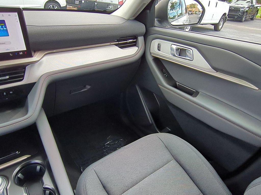 new 2025 Ford Explorer car, priced at $38,715
