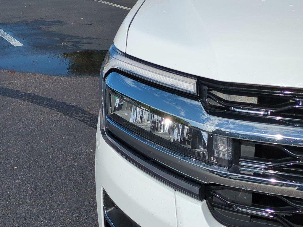 used 2024 Ford Expedition car, priced at $50,991