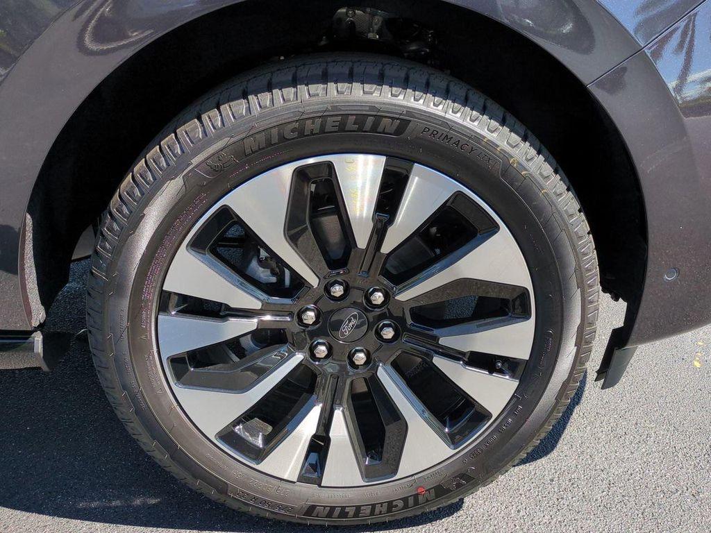 new 2025 Ford Expedition car, priced at $80,250