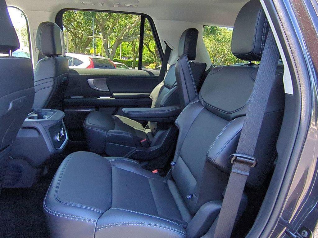 new 2025 Ford Expedition car, priced at $80,250