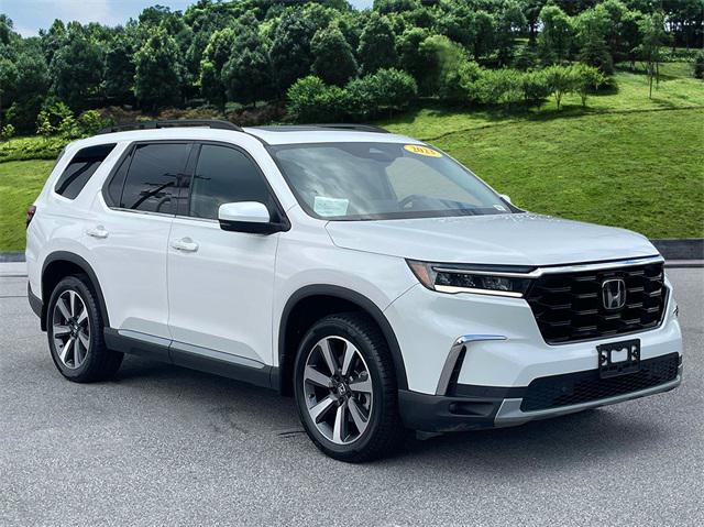 used 2023 Honda Pilot car, priced at $40,628