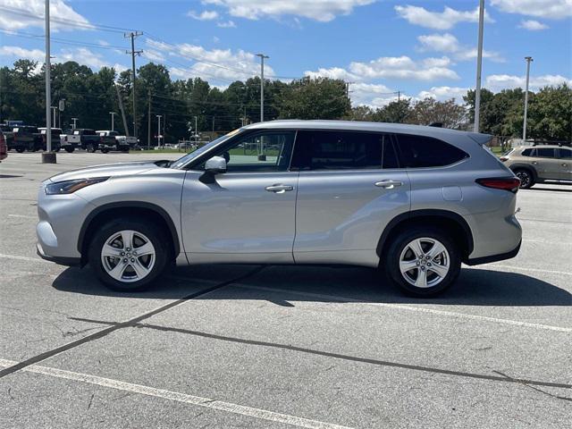 used 2022 Toyota Highlander car, priced at $31,132
