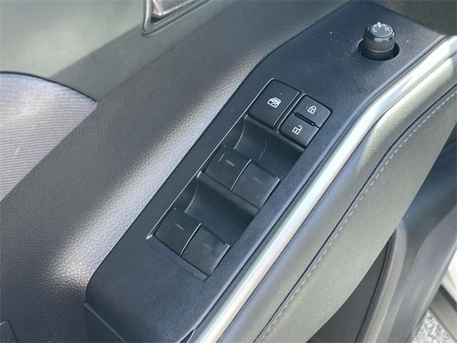 used 2022 Toyota Highlander car, priced at $31,132