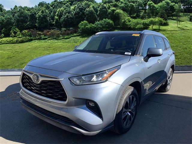 used 2020 Toyota Highlander Hybrid car, priced at $31,817