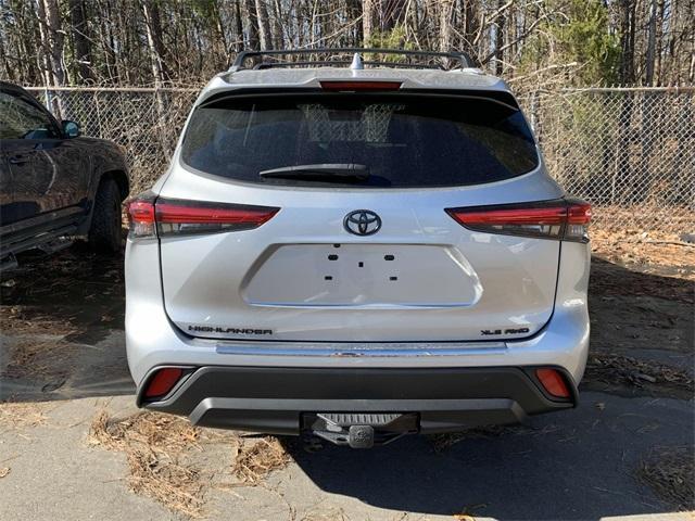 used 2022 Toyota Highlander car, priced at $38,689