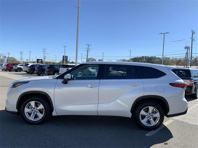 used 2022 Toyota Highlander car, priced at $29,221