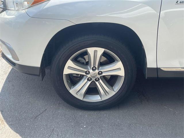 used 2013 Toyota Highlander car, priced at $16,918