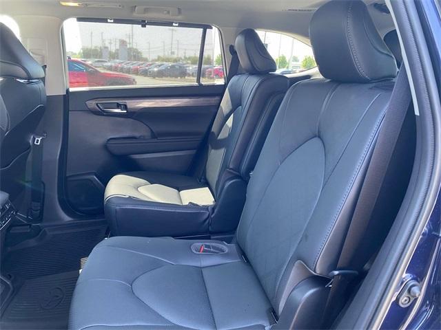 used 2021 Toyota Highlander car, priced at $40,528