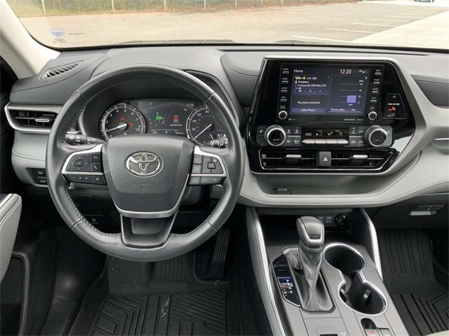 used 2022 Toyota Highlander car, priced at $35,390