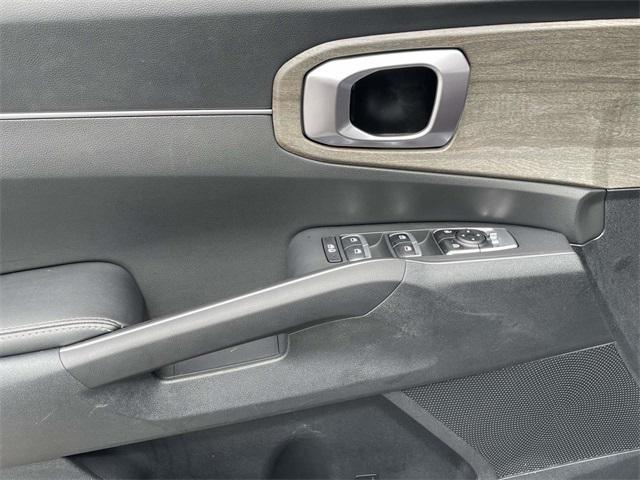 used 2023 Kia Sorento car, priced at $26,751