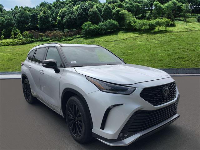 used 2024 Toyota Highlander car, priced at $45,000