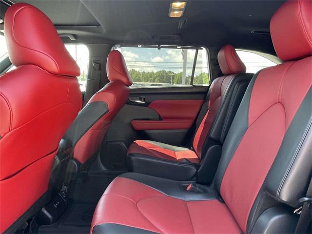 used 2024 Toyota Highlander car, priced at $45,000
