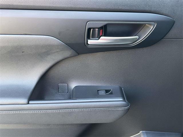 used 2023 Toyota Highlander car, priced at $35,132