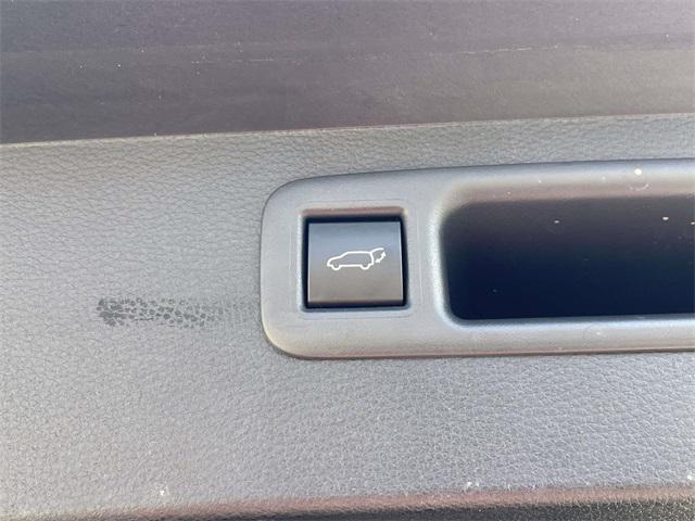 used 2023 Toyota Highlander car, priced at $35,132