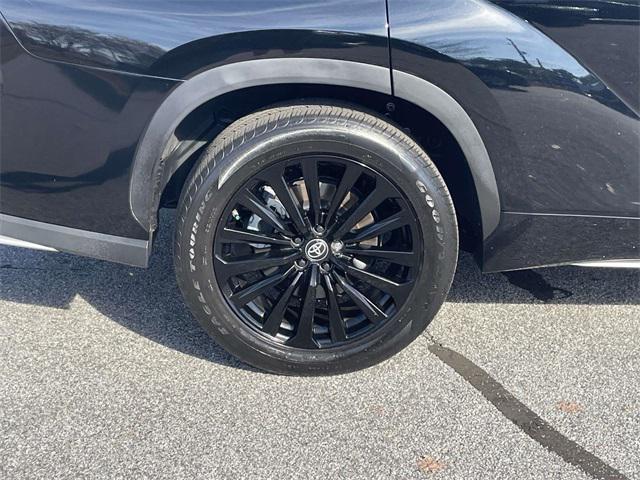 used 2023 Toyota Highlander car, priced at $35,132