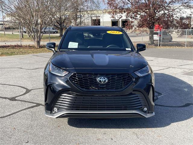 used 2023 Toyota Highlander car, priced at $35,132