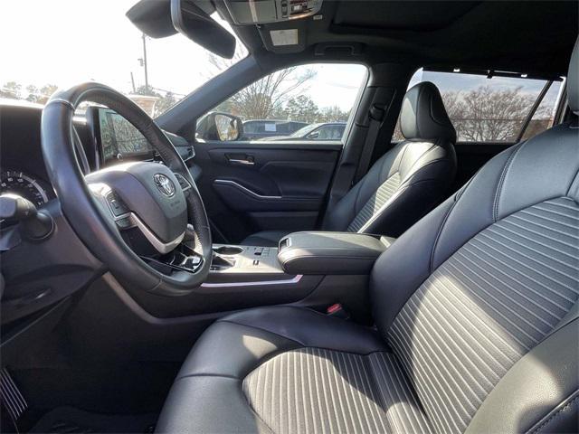 used 2023 Toyota Highlander car, priced at $35,132