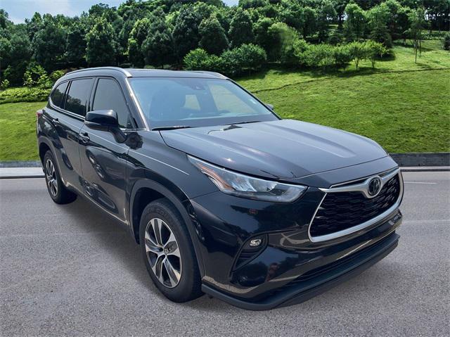 used 2020 Toyota Highlander car, priced at $31,244