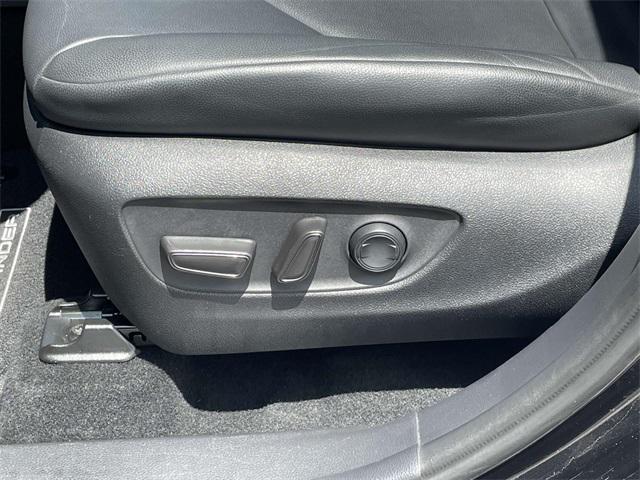 used 2020 Toyota Highlander car, priced at $31,244