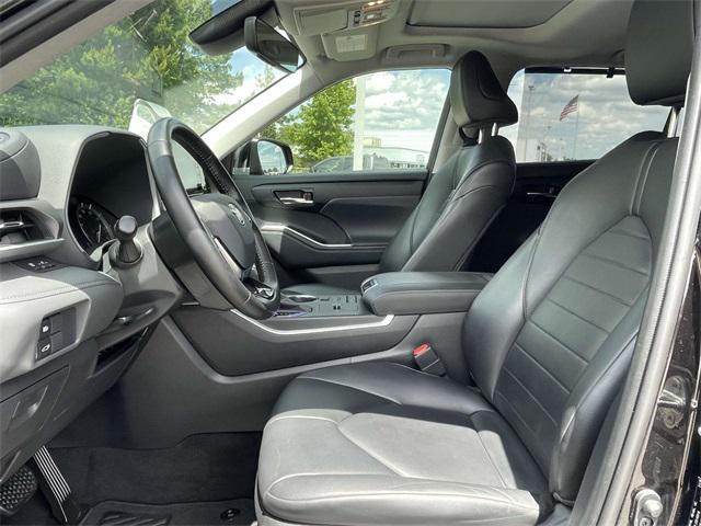 used 2020 Toyota Highlander car, priced at $31,244