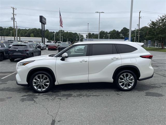 used 2021 Toyota Highlander car, priced at $36,928